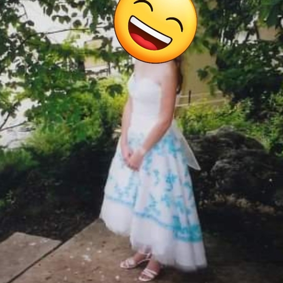 Alyce prom dress - Picture 6 of 10